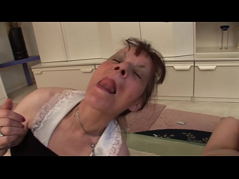 ❤️ Bi amona eta aitona batek hirukotea dute ❌ Porno %eu.porno-flix.ruan ☑