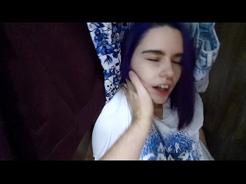 ❤️ Nire ahizpa armairuan aurkitu eta lagundu zion esperma ❌ Porno %eu.porno-flix.ruan ☑